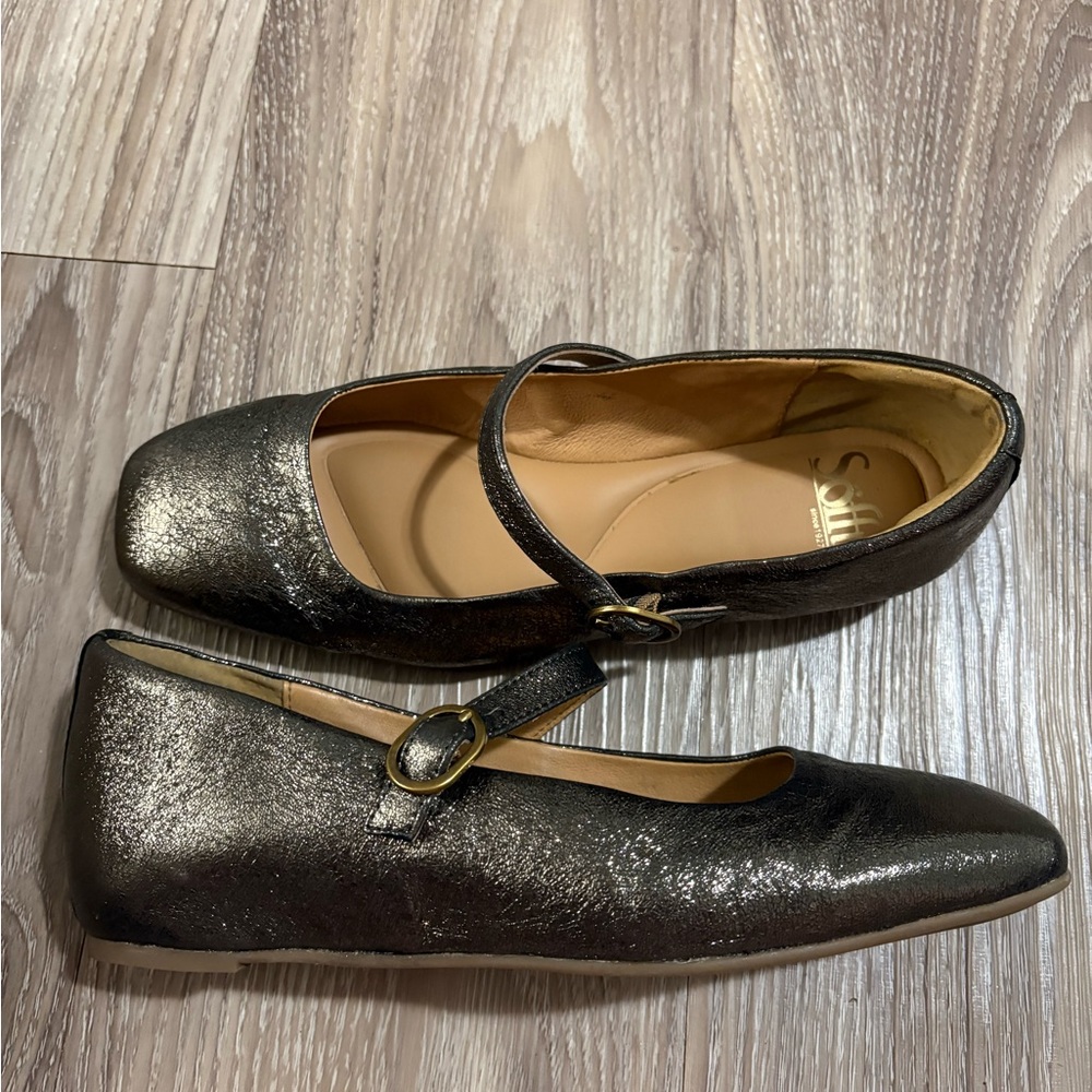 Women’s Metallic Bronze Mary Jane